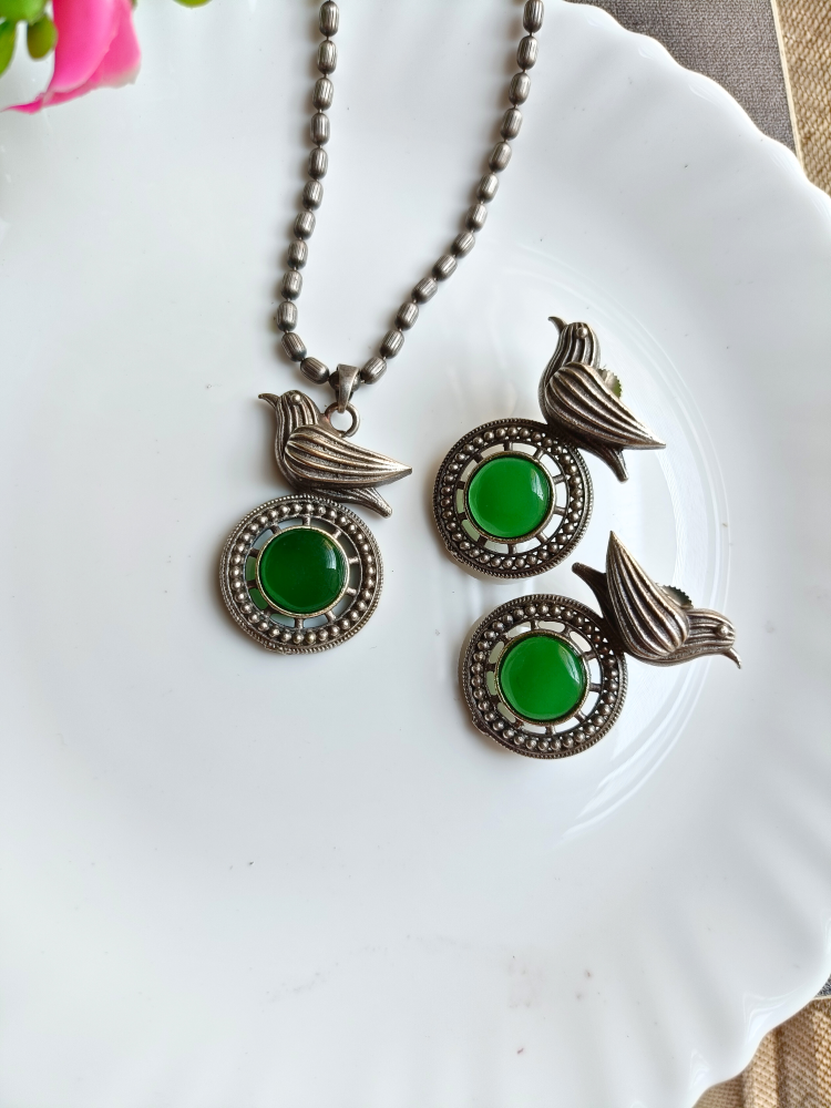 Athira Bird Pendant Set
