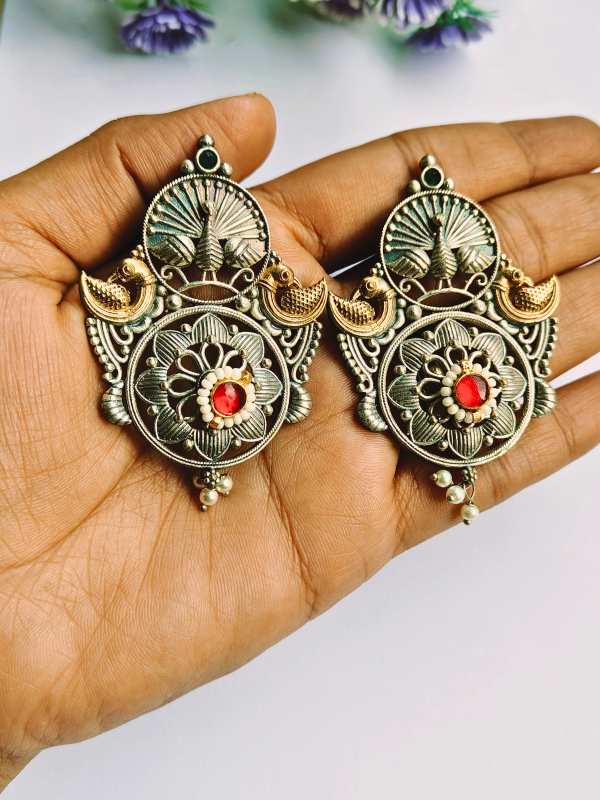 Shuri Panchi Kundan Earrings