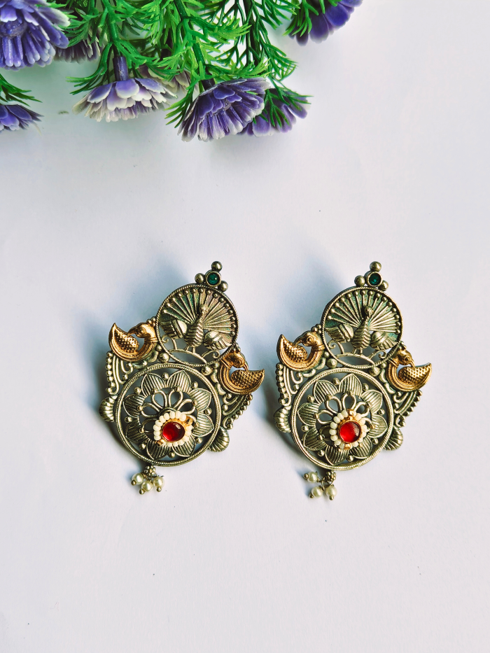 Shuri Panchi Kundan Earrings