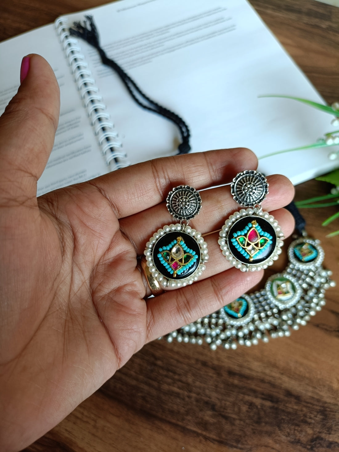 Hemali Kundan Necklace Set