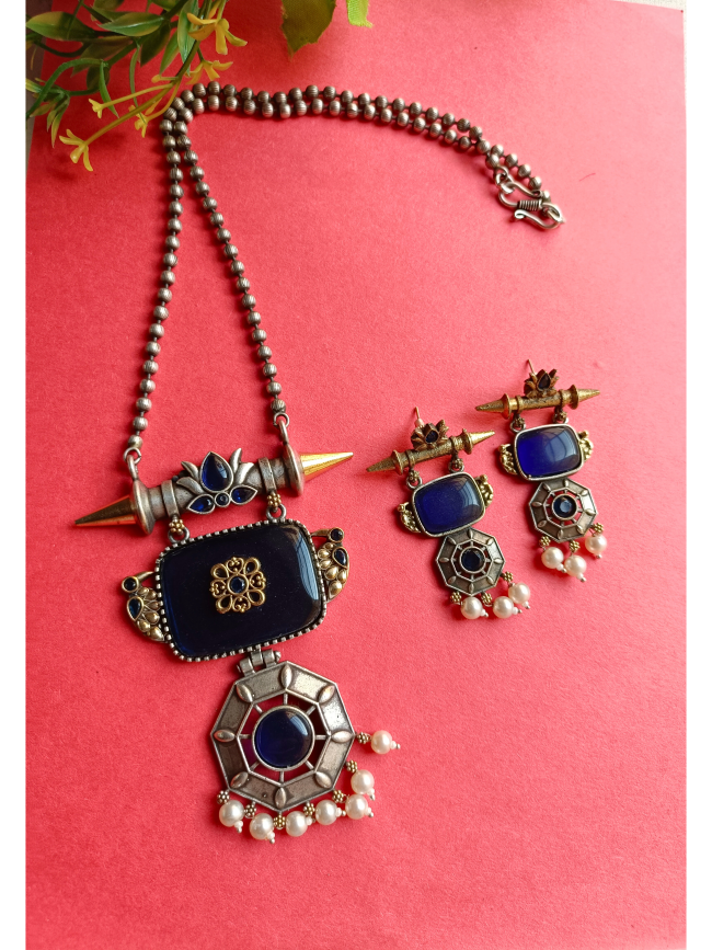 Upasana Dual Tone Pendant