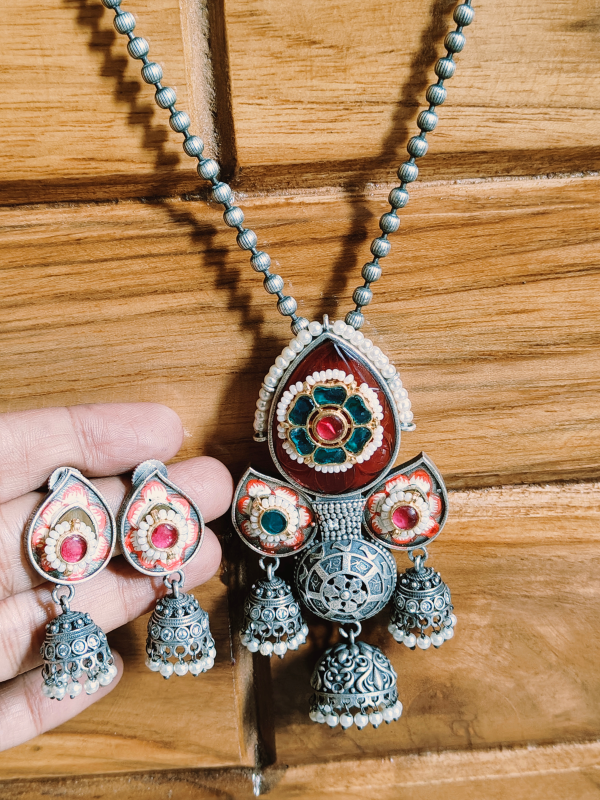 Veeksha Panchi Kundan Pendant Set