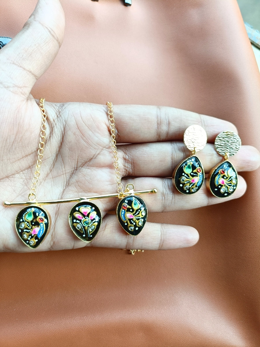 Black Enamel Floral Penda set