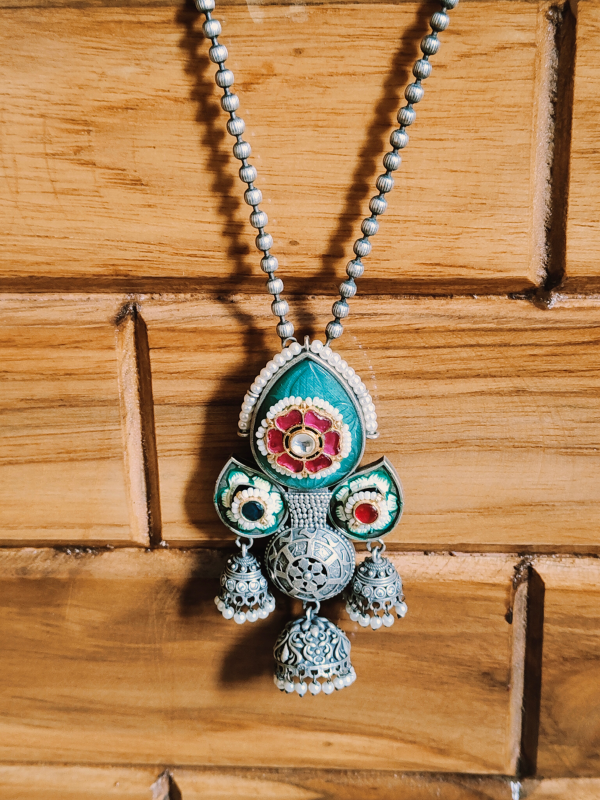 Veeksha Panchi Kundan Pendant Set