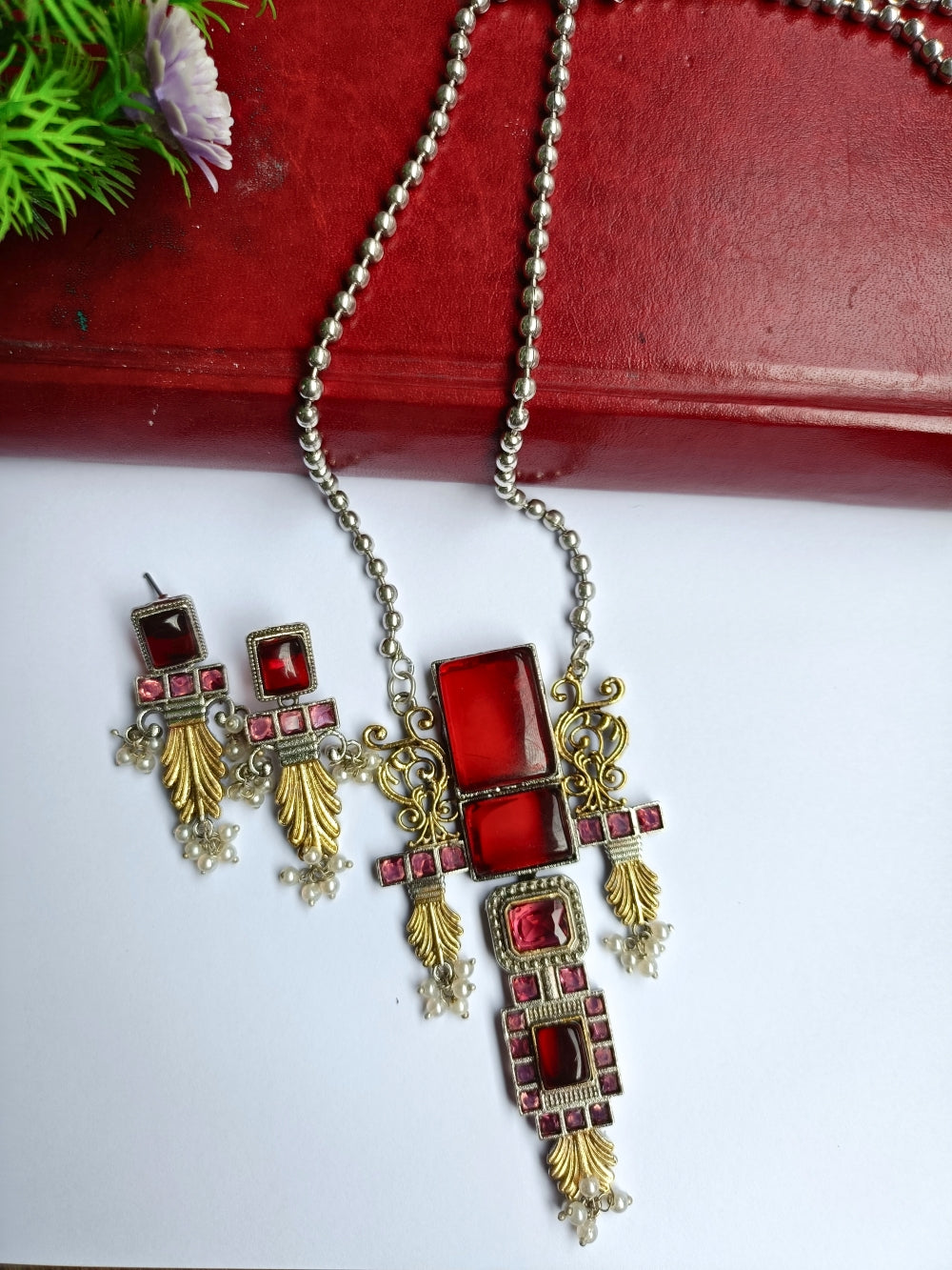 Shrina Dual Tone Pendant Set