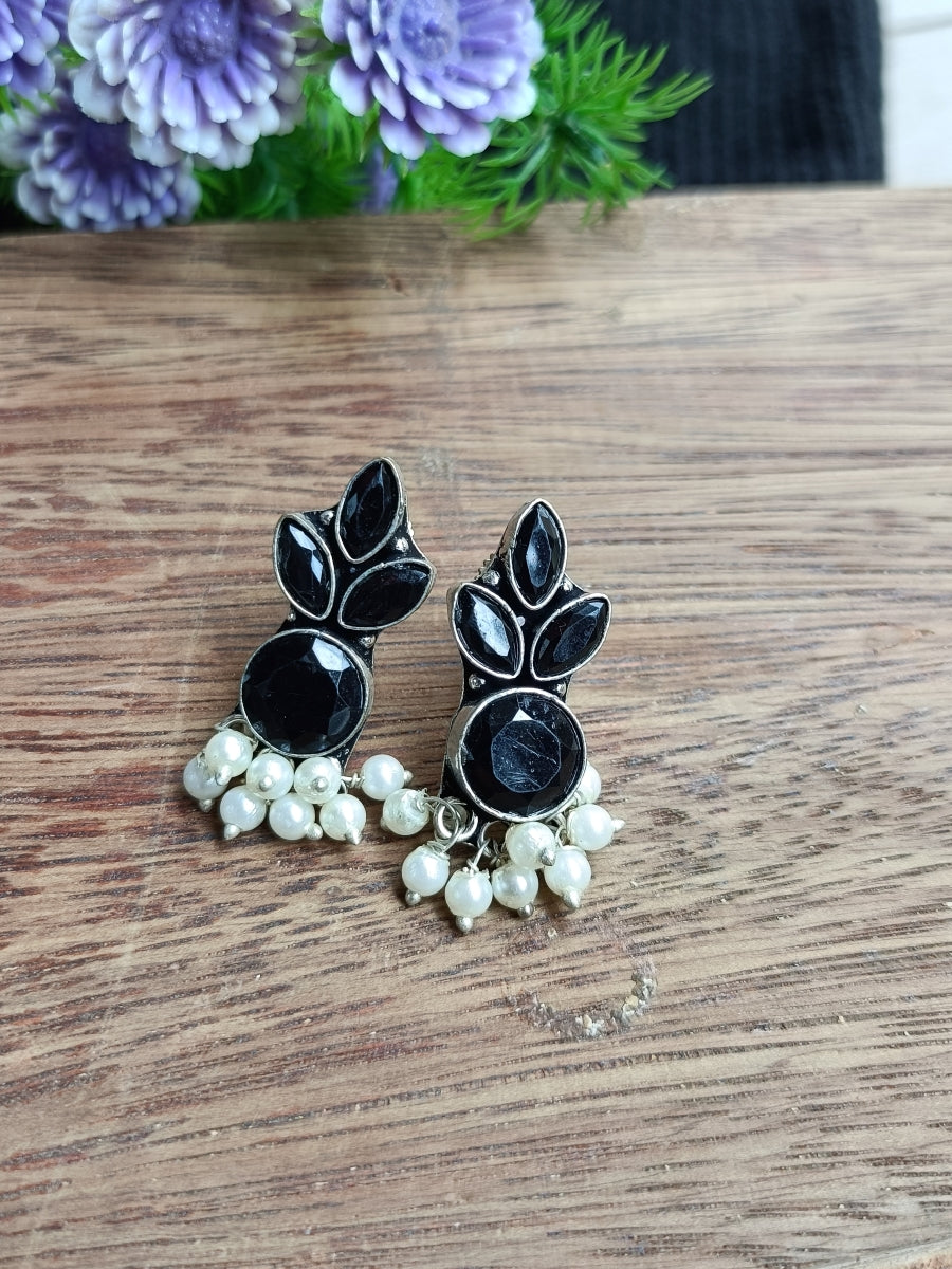 Arini stud Earrings