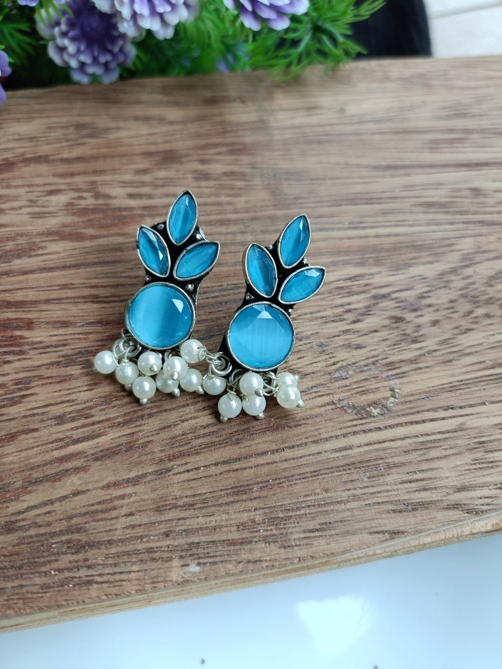 Arini stud Earrings