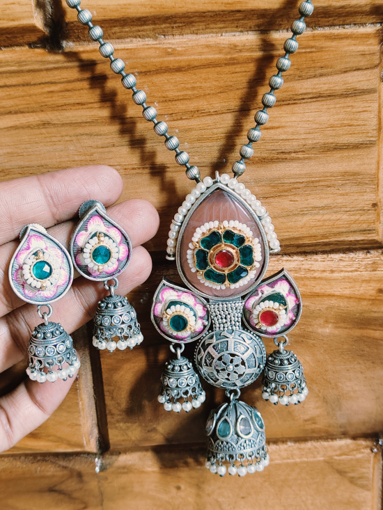 Veeksha Panchi Kundan Pendant Set