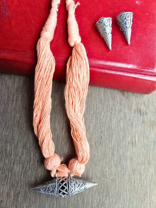 Ria Thread Necklace Set