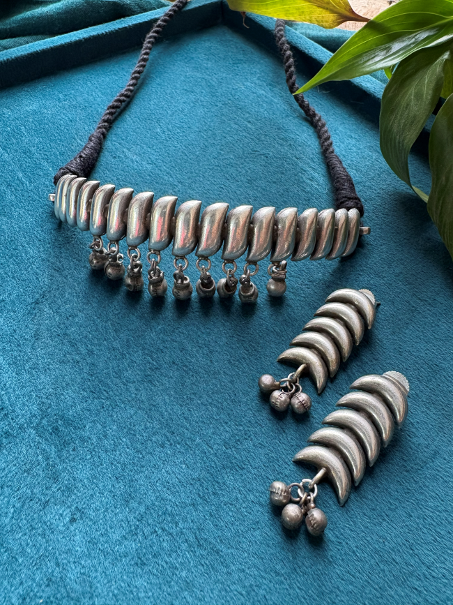Oxidised Choker