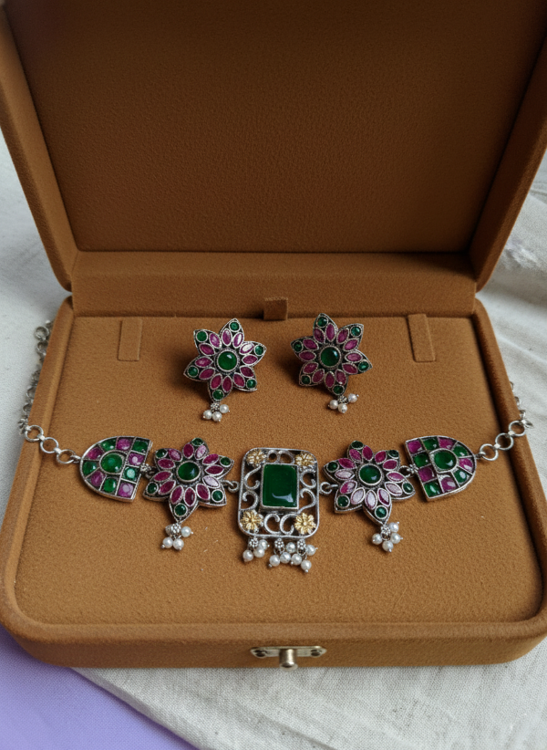 oxidiesd statement coker necklace