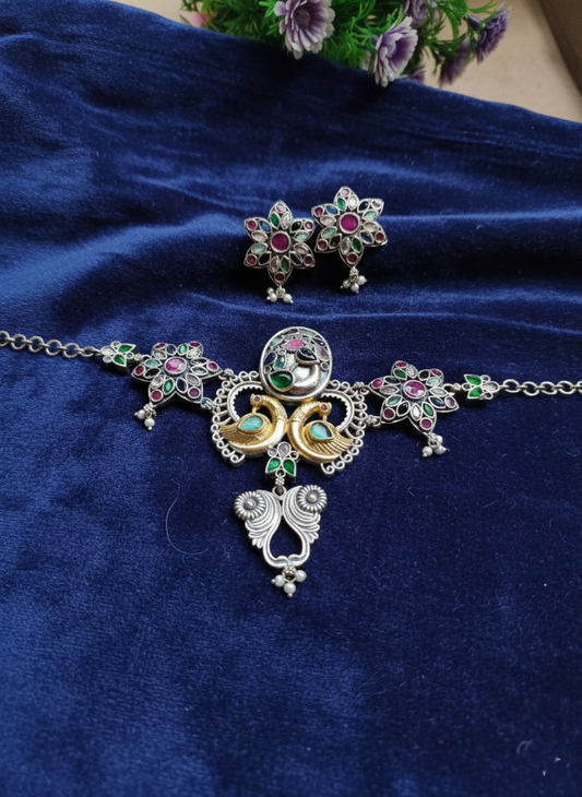 Dual-tone choker necklace