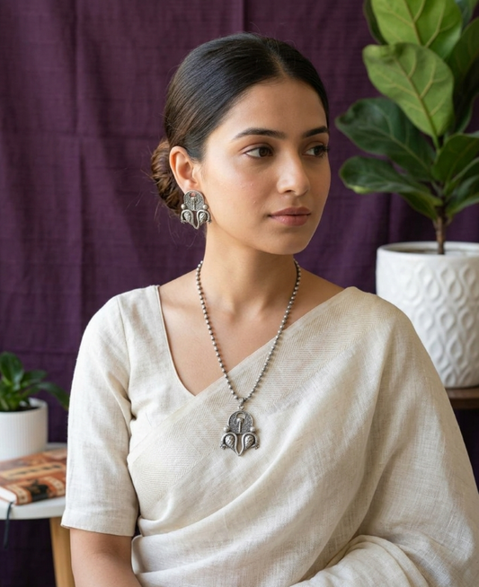 Aabha Pendant Set