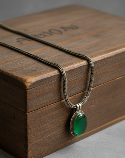 Antique Green Stone Pendant Necklace