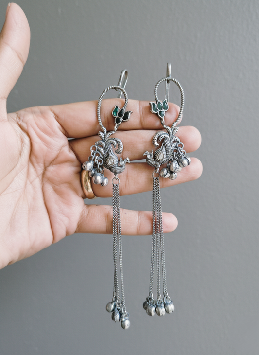 Peacock Chain Hanging Earcuff