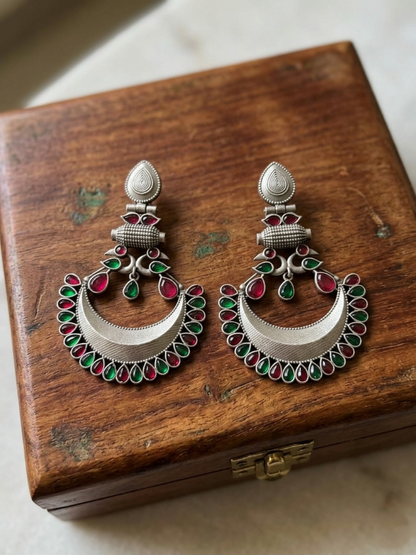Lily Dangler Earrings
