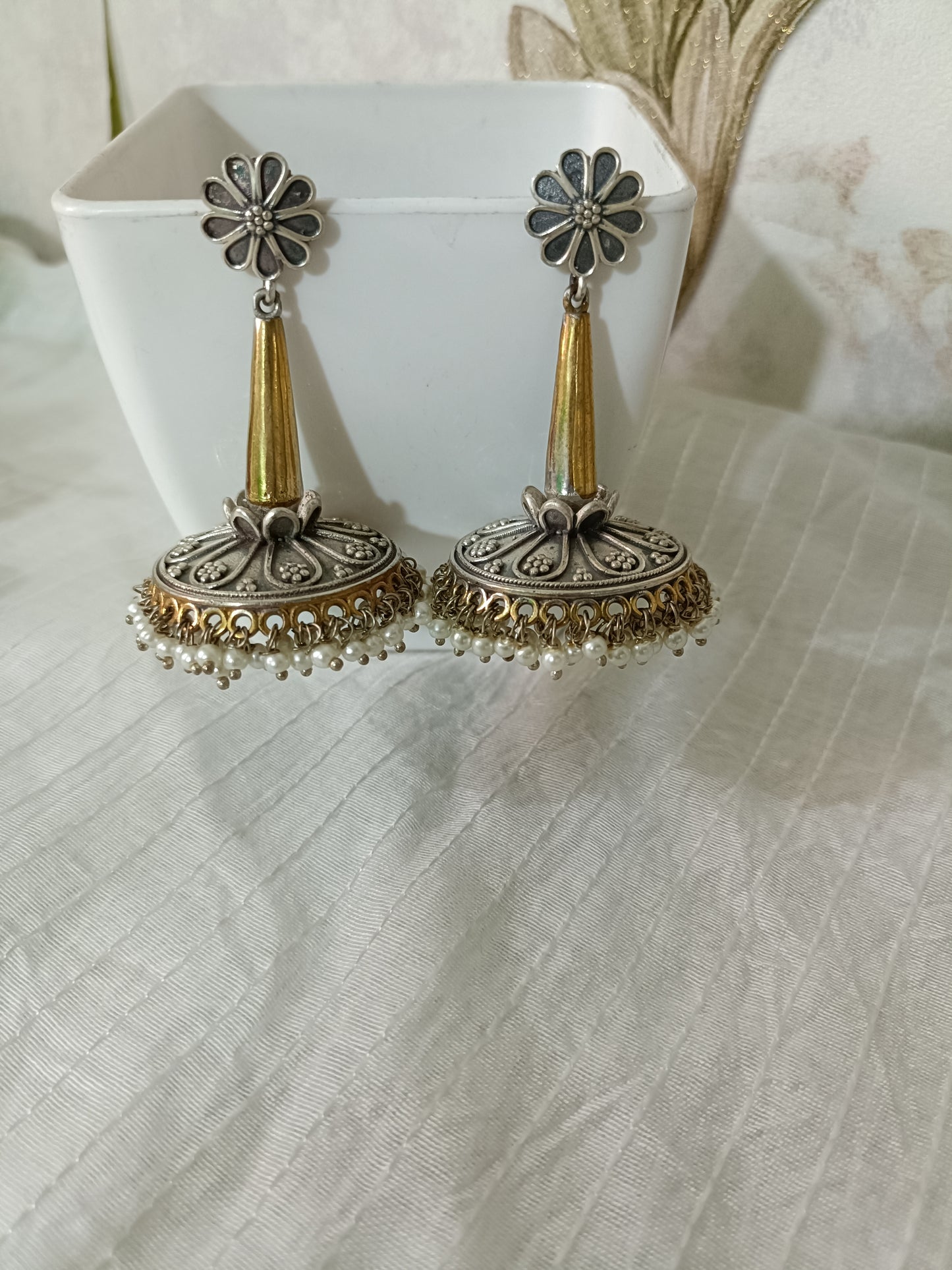 Charu Dual Tone Jhumka