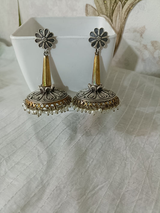 Charu Dual Tone Jhumka