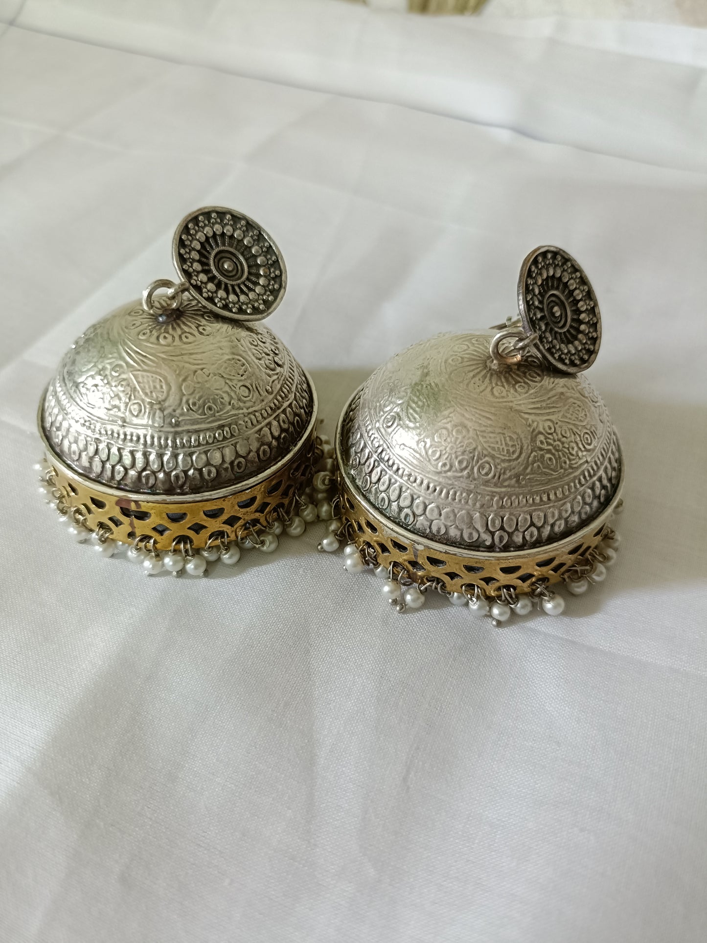 Nirnayi Dual Tone Jhumka