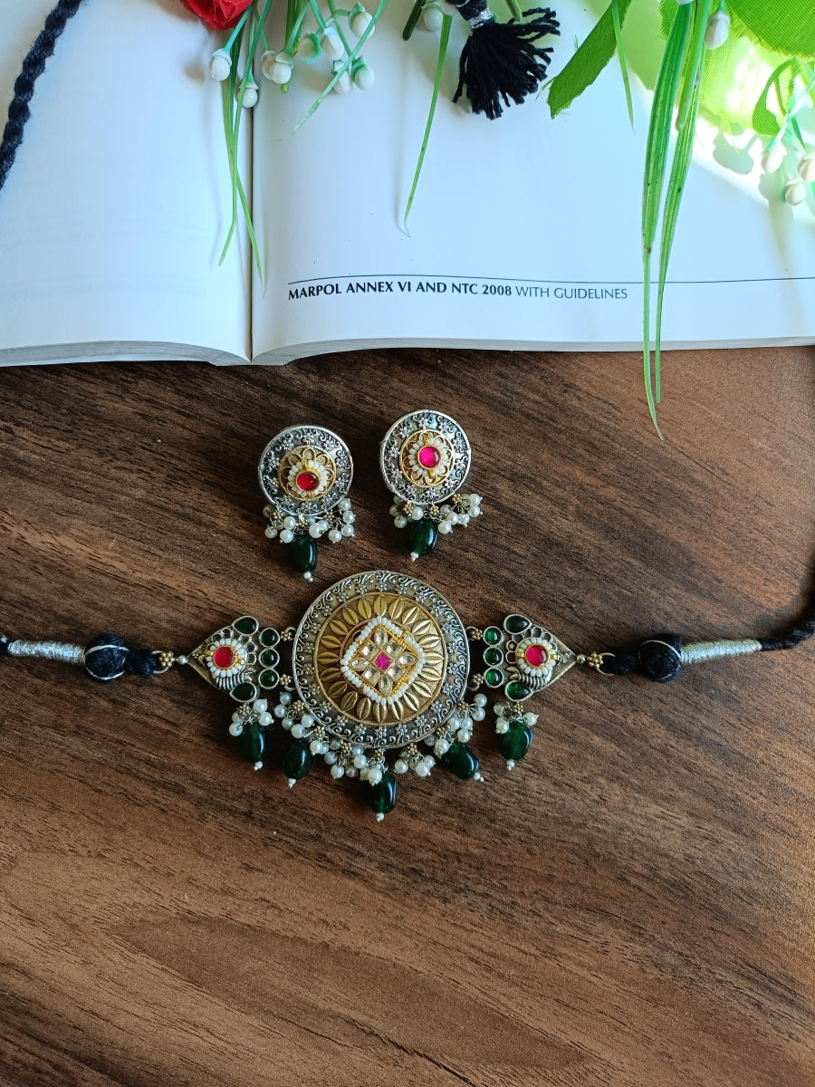 Dhravi Panchi Kundan Choker