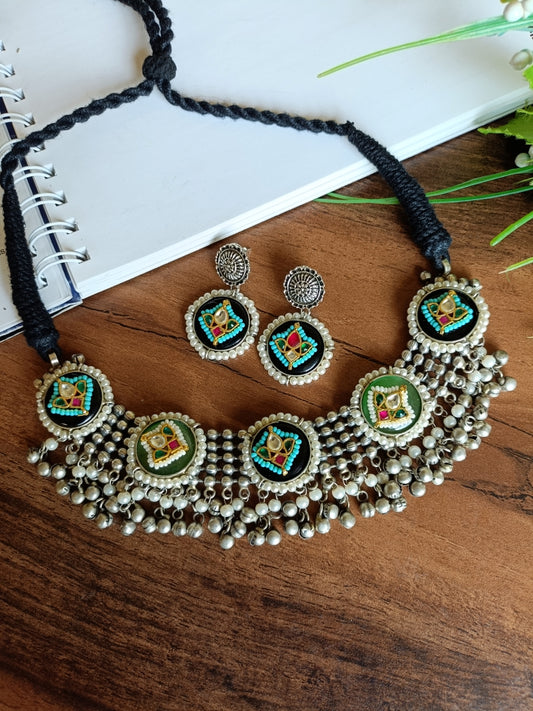 Hemali Kundan Necklace Set