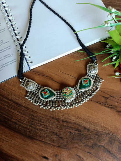 Hemlata Kundan Choker Set