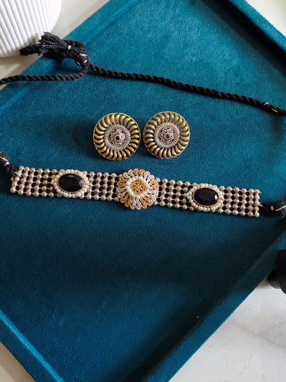 Dual tone necklace set