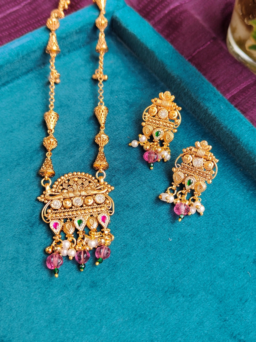 Kundan Rajwadi Pendant Set