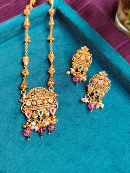 Kundan Rajwadi Pendant Set