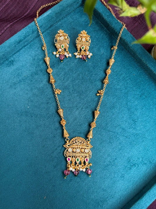 Kundan Rajwadi Pendant Set