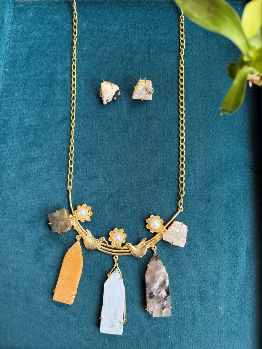 Raw Stone Bird Motif Pendant Set