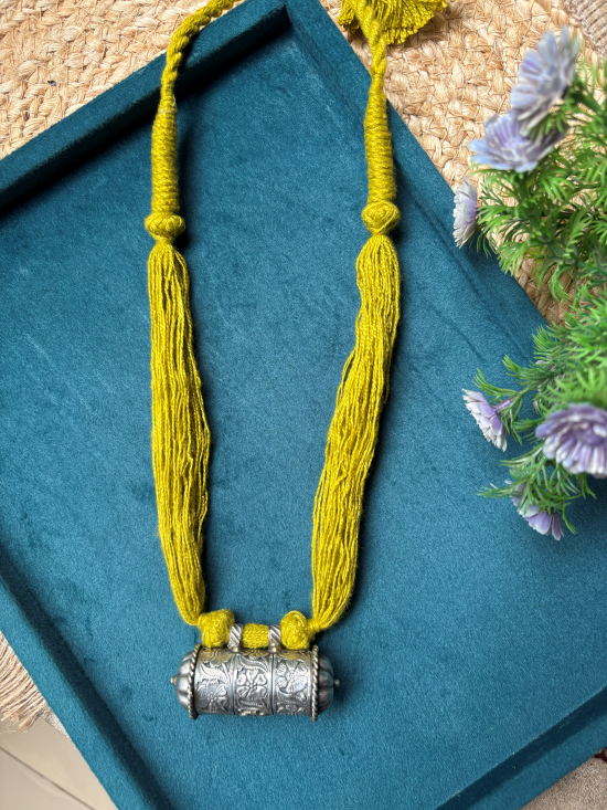 Tabiz Thread Necklace