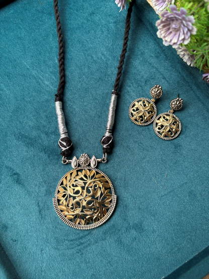 Dual Tone Thread Necklace Set