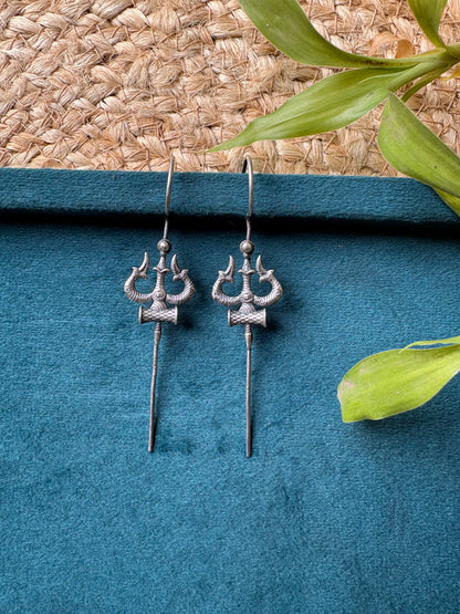 Silver Trishul Needle Earcuff