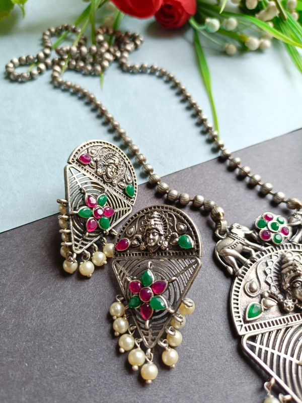 Vaidehi Antique Pendant Set