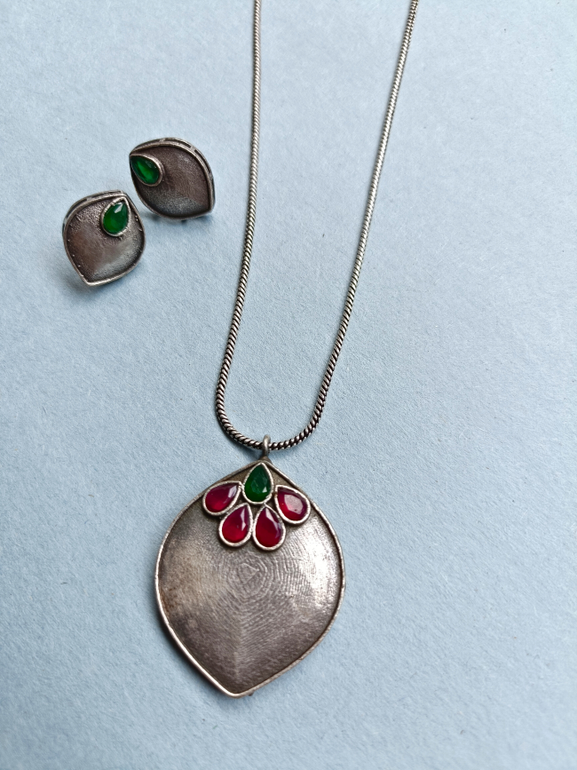 Shree Ruby Green Pendant Set