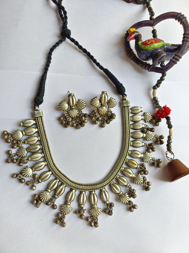 Vanshika Necklace Set