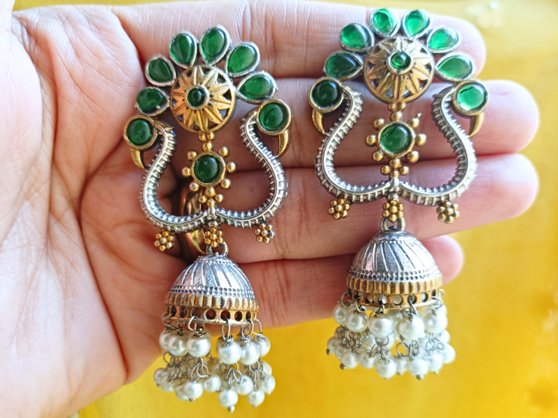 Hira Dual Tone Jhumka Earrings