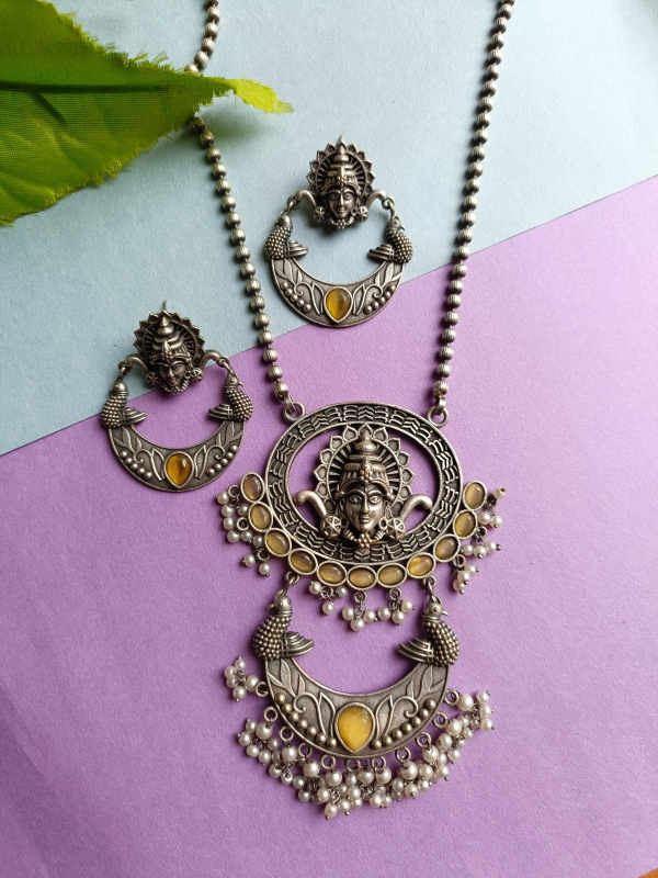 Nuvima Pendant Set