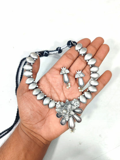 Floral Elegance Necklace Set