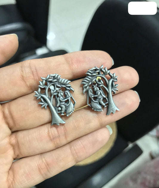 Inaya Oxidised Studs