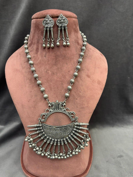 Pritha Oxidised Pendant Set