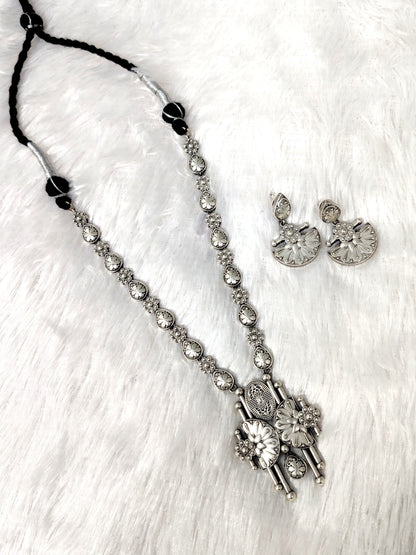 Vastika Necklace Set
