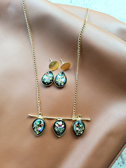 Black Enamel Floral Penda set