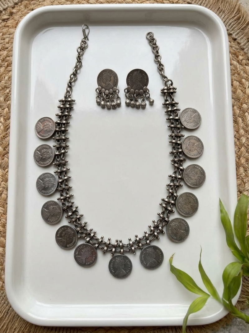 Victoria Coin Necklace Set