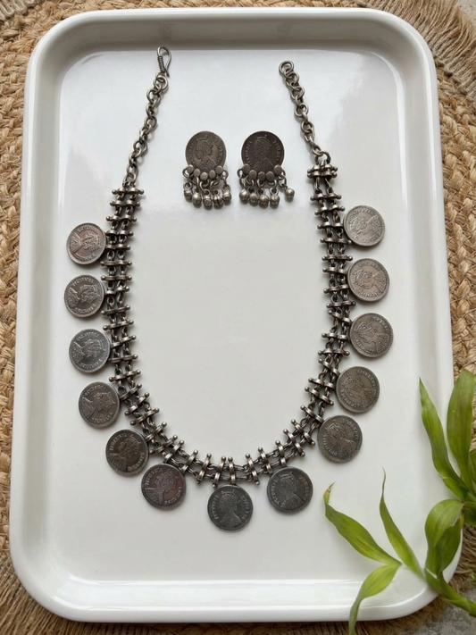 Victoria Coin Necklace Set