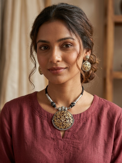 Dual Tone Thread Necklace Set