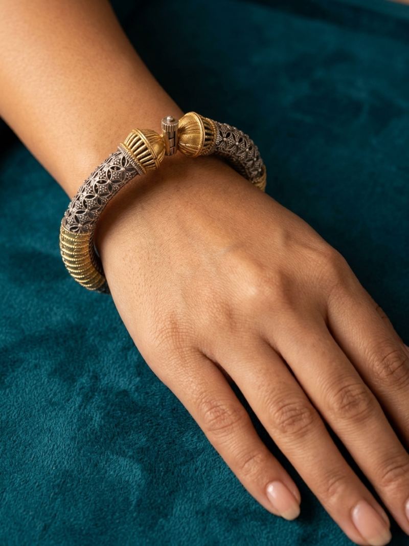 Dual tone kada