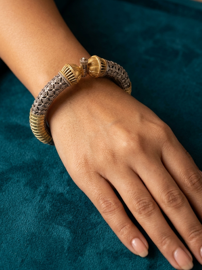 Dual tone kada
