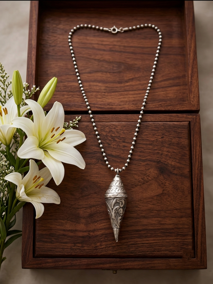 Classy Solid Pendant